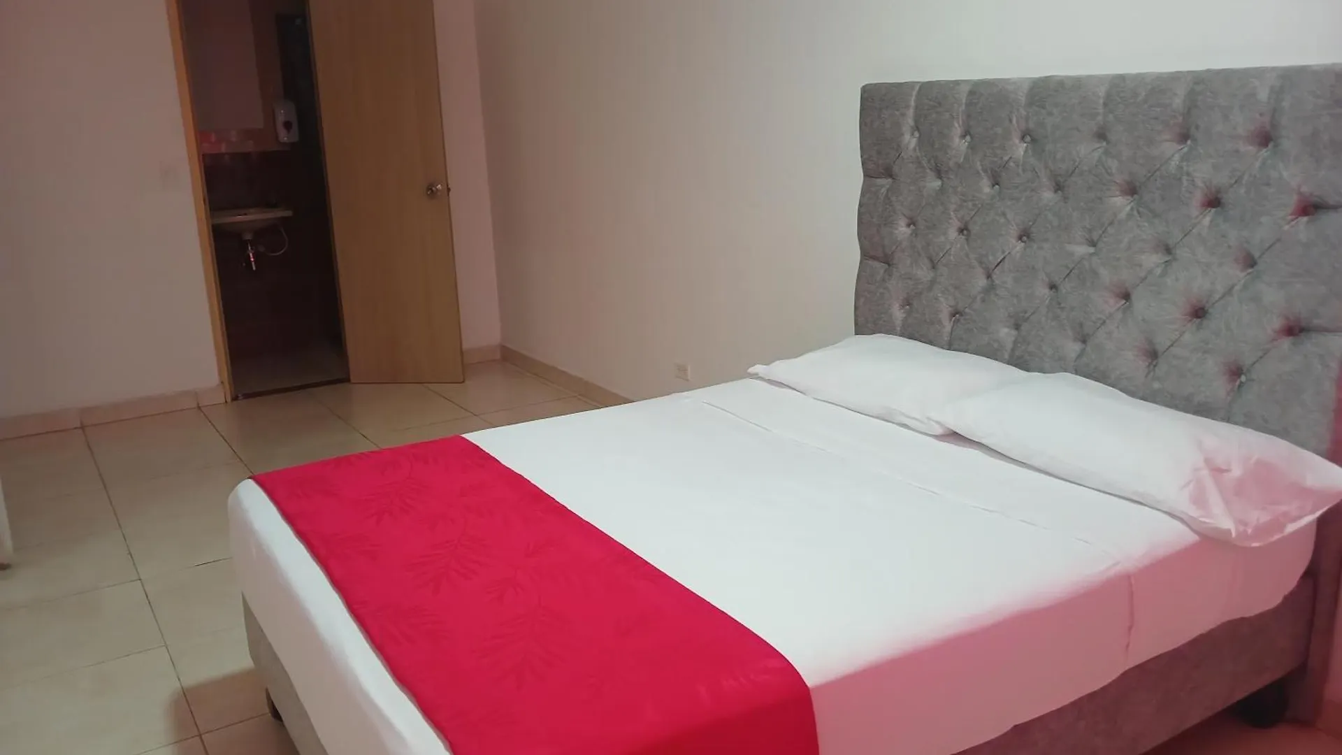 Aparta-Hotel Parque Versalles Cali Colombia